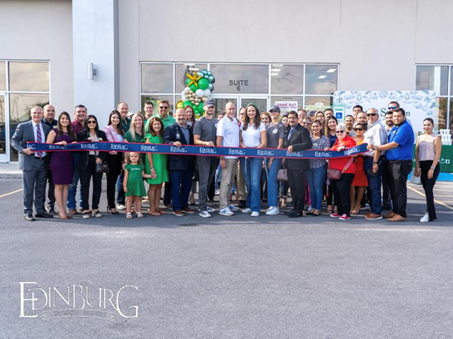 Greater State Bank Supports Grand Opening Of New Edinburg Restaurant